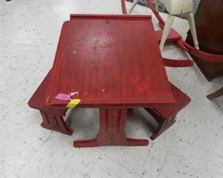 Child table w/two small stools