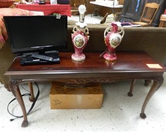 Lane sofa table, lamps, small TV w/remote