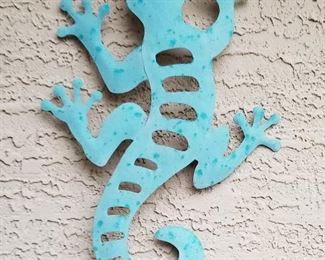Turquoise metal lizard