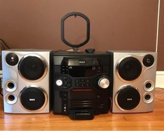 RCA Home Stereo w Speakers