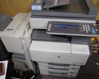 Konica/Minolta BIZ HUB 351 Copier. We bought this machine new and has had regular servicing. Includes all Manuals and extended page holder. Many features were never used.