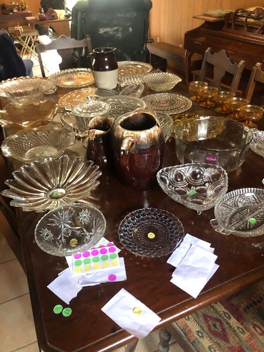 Hundreds of kitchen and dining items