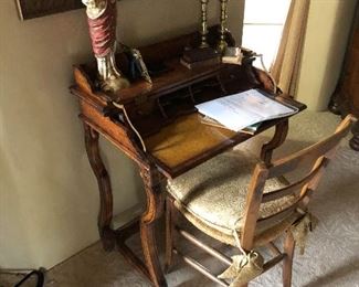 petite desk & chair