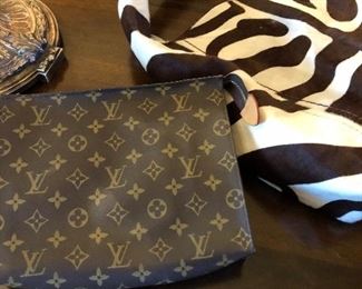 LV cosmetic case with dust cover