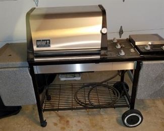 Weber NATURAL GAS grill.  NOT propane