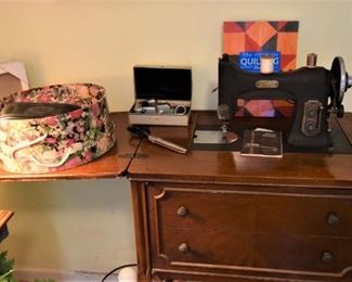 Sewing Machine including Cabinet