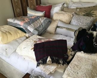 Lots of nice linens