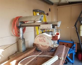 DELTA TABLE SAW