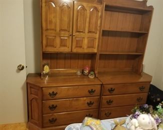 MID-CENTURY ETHAN ALLEN MAPLE DRESSERS