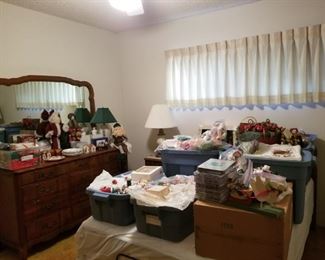 ETHAN ALLEN MAPLE DRESSER