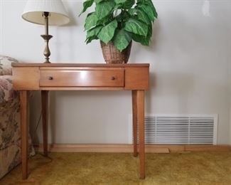 MID CENTURY MAPLE END HALL TABLE