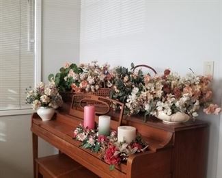 VINTAGE HALLETT DAVIS & CO  PIANO AND BENCH