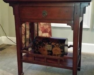 A closer look at the end table