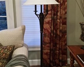 Attractive floor lamp