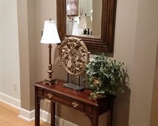 Single-drawer console table