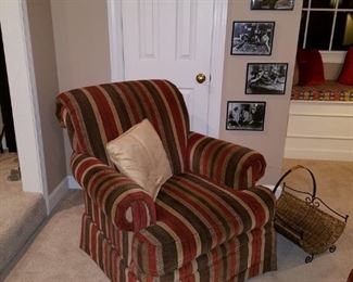 This chair was made by Broyhill