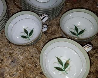 A closer look at the Noritake 'Greenbay'