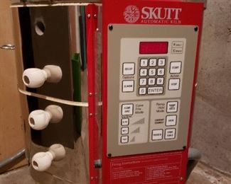 Nearly new Skutt 4-level kiln