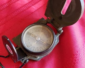 Vintage (1951) Waltham military compass