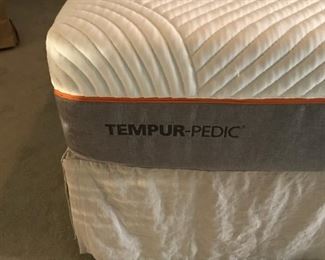 Tempur-pedic Cal King mattress