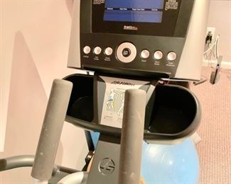 61. Life Fitness Elliptical the Whisper Stride Technology Serial # ADV111009067717