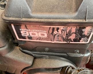 98. Snapper, Briggs & Stratton 900 Snow Series