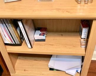 106. Pair of Bookcase (32" x 14" x 32")