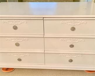 113. White 6 Drawer Dresser (50" x 21" x 31")