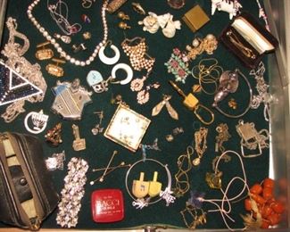 Costume jewelry, vintage dreidels
