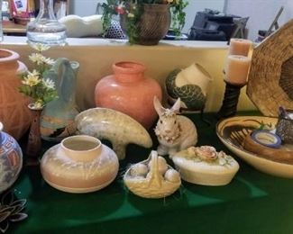 Pots and other decor
