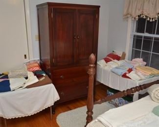 linens - tableclothes, placemats, napkins, sheet sets, entertainment cabinet/wardrobe
