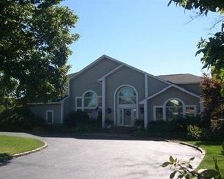 This Woodbury home is so loaded!