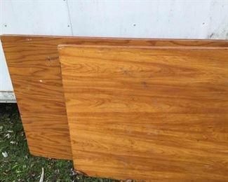 Wooden Tables https://ctbids.com/#!/description/share/290226