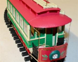 Bachmann "N" gauge street car with track and transformer.  Like new and running great!