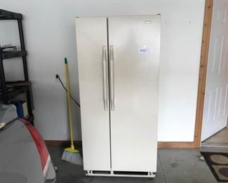 Magic Chef SidebySide Refrigerator