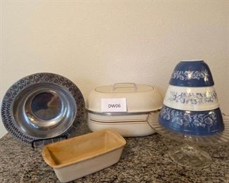 Vintage Club Aluminum Roasting Pan, Pyrex Bowl Set, Pampered Chef Loaf Pan