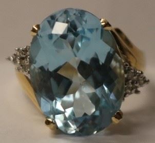 14K Blue Topaz and diamond ring sz 6