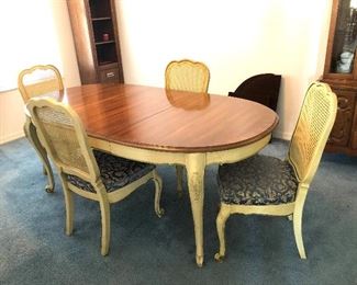 French Provincial Petite Oval Dining Table w/4 chairs, 1 leaf, pads - $485