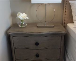 Riverside Furniture Corinne 3-Drawer Nightstand