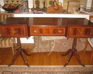 Mahogany double pedestal buffel