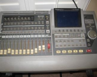 Roland VS 1680 24bit digital studio workstation