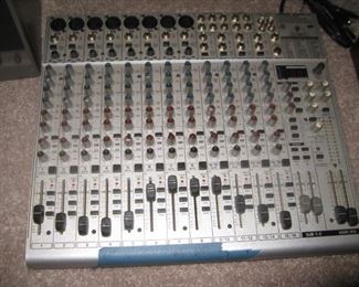 Eurorack ub2233fx-pro Behringer