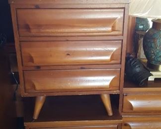 Pair of mid-century bedside tables & full size bed