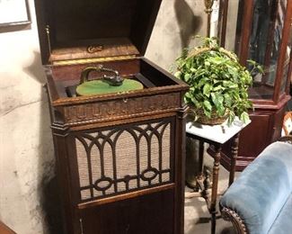1920's Edison Victrola in remarkable condition!