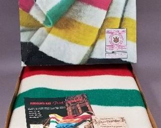 Hudson Bay 4 Point Wool Blanket in box with inserts - some marks on blanket