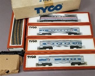 Tyco HO 905 Amtrack train set in box