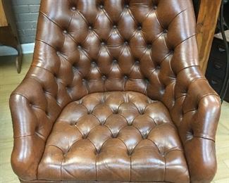 Beautiful Tufted Chair❤️