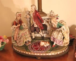 Vintage Decorative Items in Porcelain