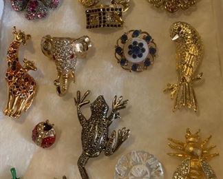 500+ Pieces of jewelry - prices range from $10ea on up...willing to negotiate lot prices..all chains are 14k Gold filled.