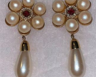 500+ Pieces of jewelry - prices range from $10ea on up...willing to negotiate lot prices.